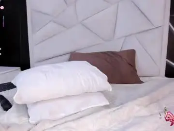 Julietsofia  live sex cam