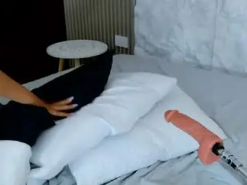 Julirogers  live sex cam