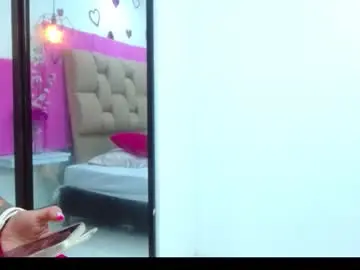 Kmilacooper  live sex cam