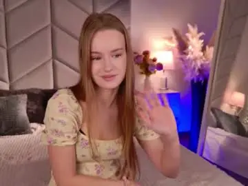 Lucyshaw  live sex cam