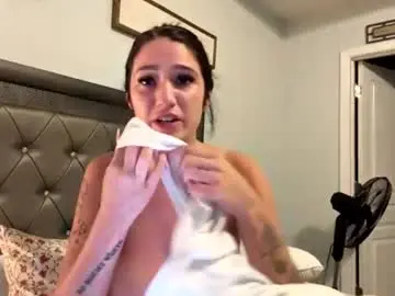 Prettygirll23  live sex cam
