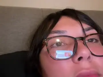 Prettylatinamomma01  live sex cam