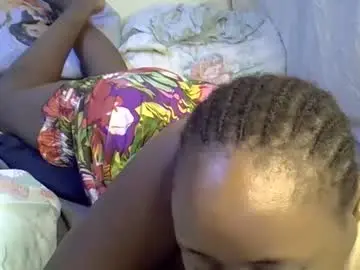 Sassy_bella  live sex cam