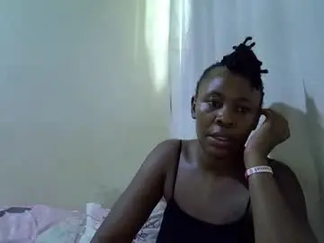 Sassy_bella  live sex cam