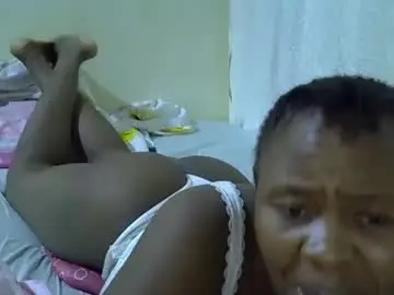 Sassy_bella  live sex cam