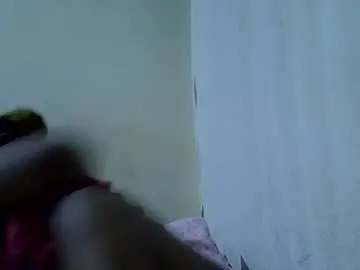 Sassy_bella  live sex cam