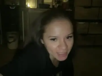 Babyaves  live sex cam