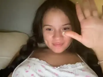 Babyaves  live sex cam
