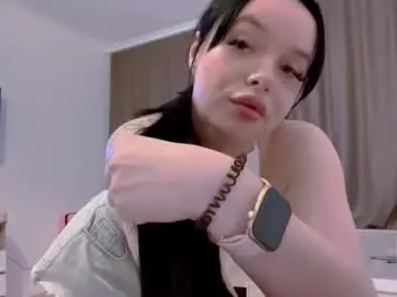 Carliehaughton  live sex cam