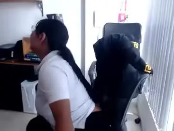 Dyannabloom  live sex cam