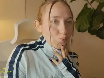 Skarpio17  live sex cam