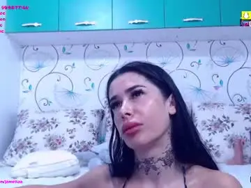 Spicybrunnete  live sex cam