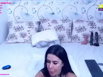 Spicybrunnete  live sex cam