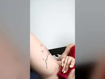 Bellarosa95  live sex cam