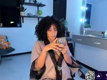 Bronzetease  live sex cam