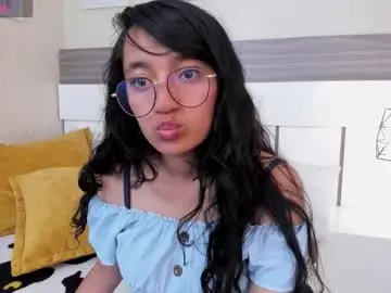 Emilyblussh  live sex cam