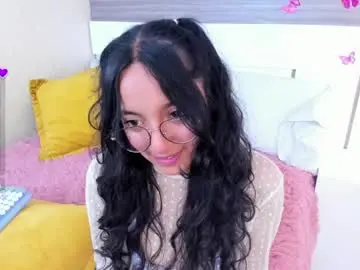 Emilyblussh  live sex cam