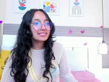 Emilyblussh  live sex cam