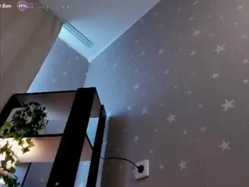 Honeylumi  live sex cam