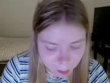 Kitten_jenny01  live sex cam