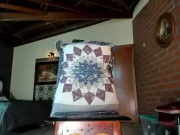 Little_izzi  live sex cam