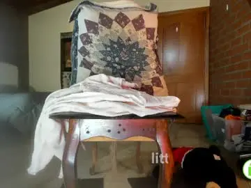 Little_izzi  live sex cam