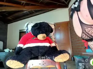 Little_izzi  live sex cam