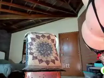 Little_izzi  live sex cam