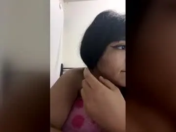 Sweetyypiiie  live sex cam