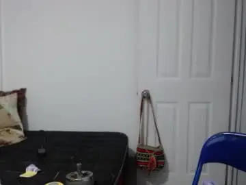 Tantricroots  live sex cam