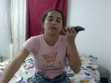 Tantricroots  live sex cam