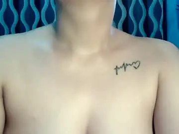 Trisha696  live sex cam