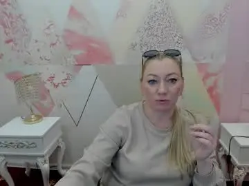 Alice175  live sex cam