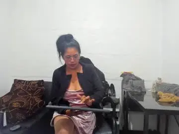 Miss_clarepocahose  live sex cam