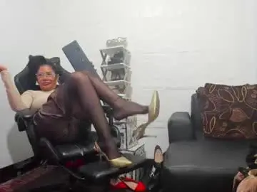 Miss_clarepocahose  live sex cam