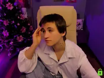 Moon13152  live sex cam