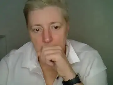 Vea_motty  live sex cam