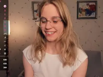 Cutefluffy  live sex cam