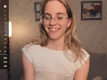 Cutefluffy  live sex cam