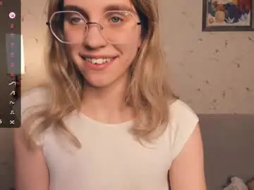 Cutefluffy  live sex cam