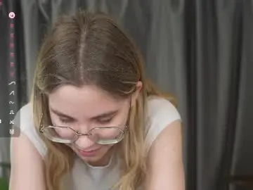 Cutefluffy  live sex cam