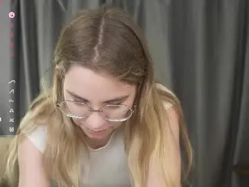 Cutefluffy  live sex cam