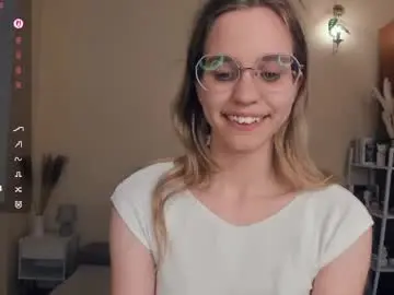 Cutefluffy  live sex cam