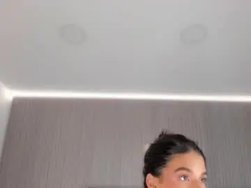 Emelie_89  live sex cam