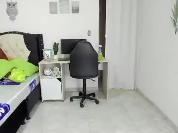 Maily00  live sex cam
