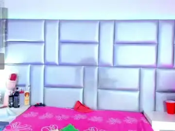 Ninaniicole  live sex cam