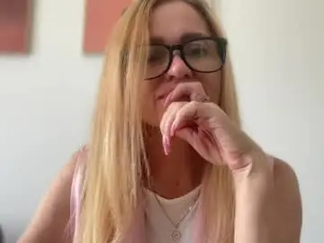 Quietpearl  live sex cam