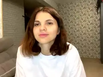 Rebbecakucharski  live sex cam