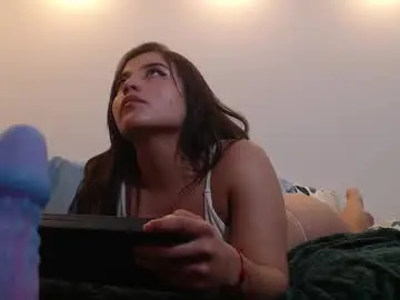 Reivenmoon  live sex cam