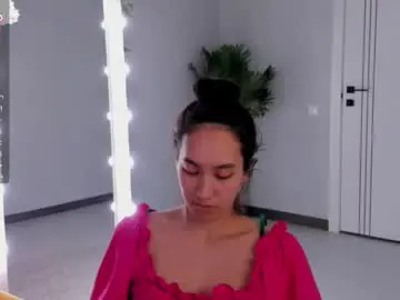 Yummy_lamii  live sex cam